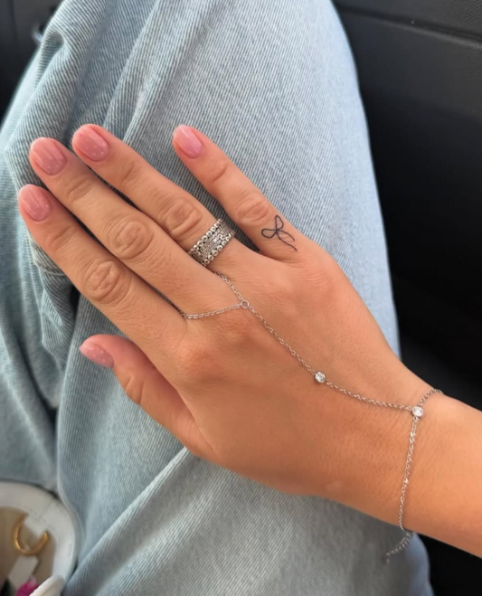 Handchain bracelet Athena silver